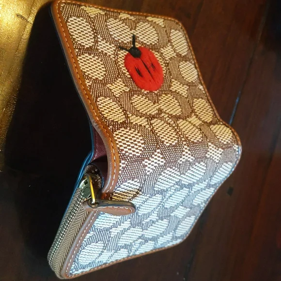 Coach Wallet - Picture 4 of 8